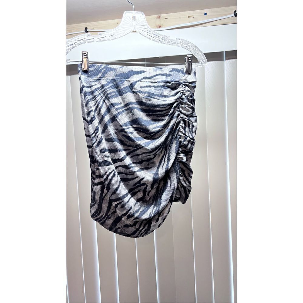 LNA WOMENS RUCHED RIBBED MINI SKIRT GREY ZEBRA PRINT SIZE S NEW P1-45